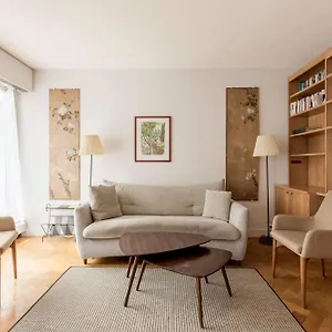 Eiffel Tower - 2br With Balcony - Cityapartmentstay Paris